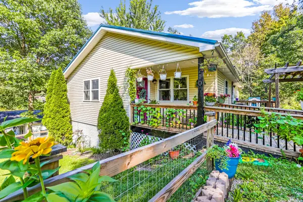 210 Grover Street, Nelsonville, OH 45764