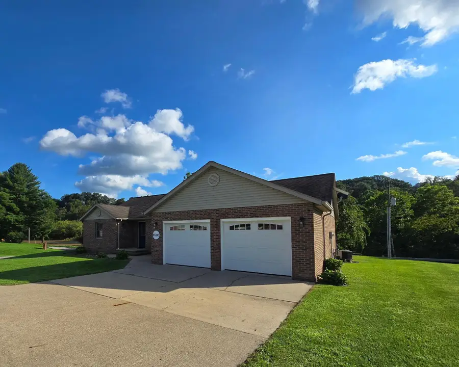 45330 Maple View Circle, Caldwell, OH 43724 - #3