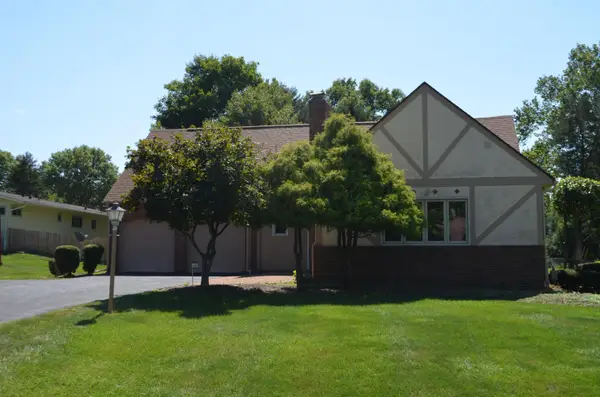 898 Plum Ridge, Columbus, OH 43213