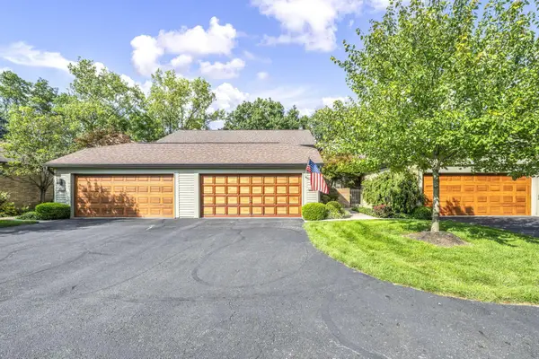 1114 Strathaven Drive N, Worthington, OH 43085