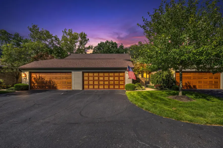 1114 Strathaven Drive N, Worthington, OH 43085 - #2