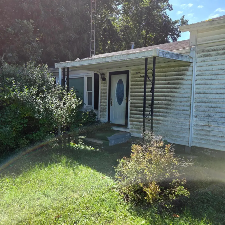 942 Meadowview Avenue, Lancaster, OH 43130 - #3