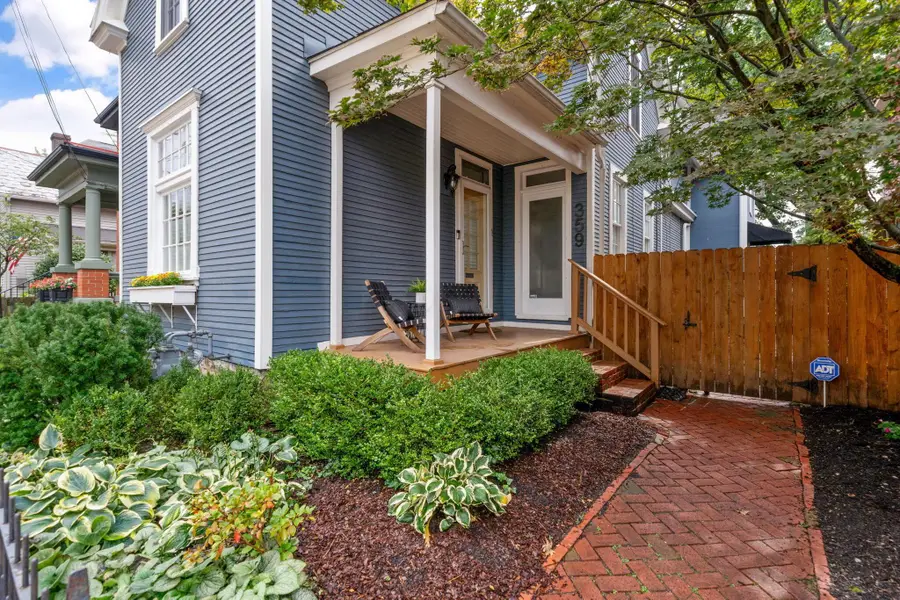 359 Jackson Street, Columbus, OH 43206 - #3