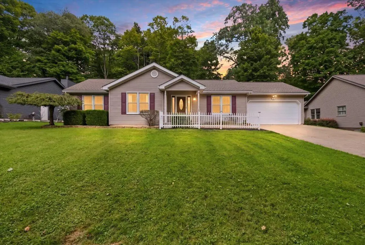 618 Courtland Drive, Howard, OH 43028 - #1