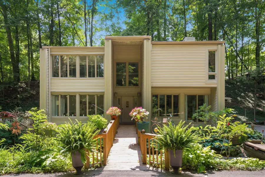 7957 Olentangy River Road, Columbus, OH 43235 - #2