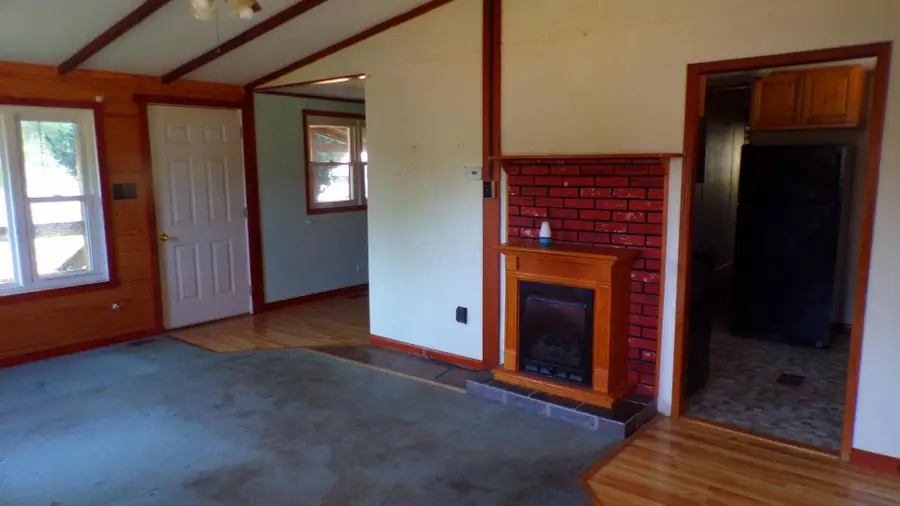 5323 Marietta Avenue, Nelsonville, OH 45764 - #3