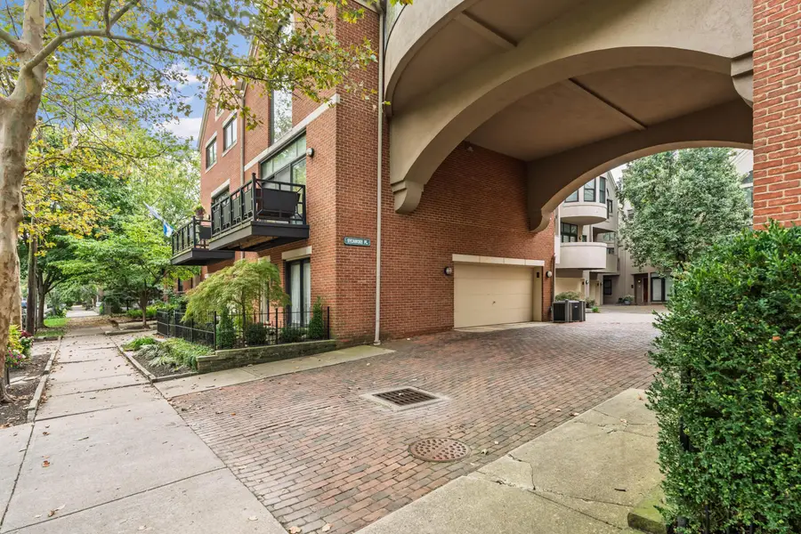 712 Sycamore Place, Columbus, OH 43206 - #2