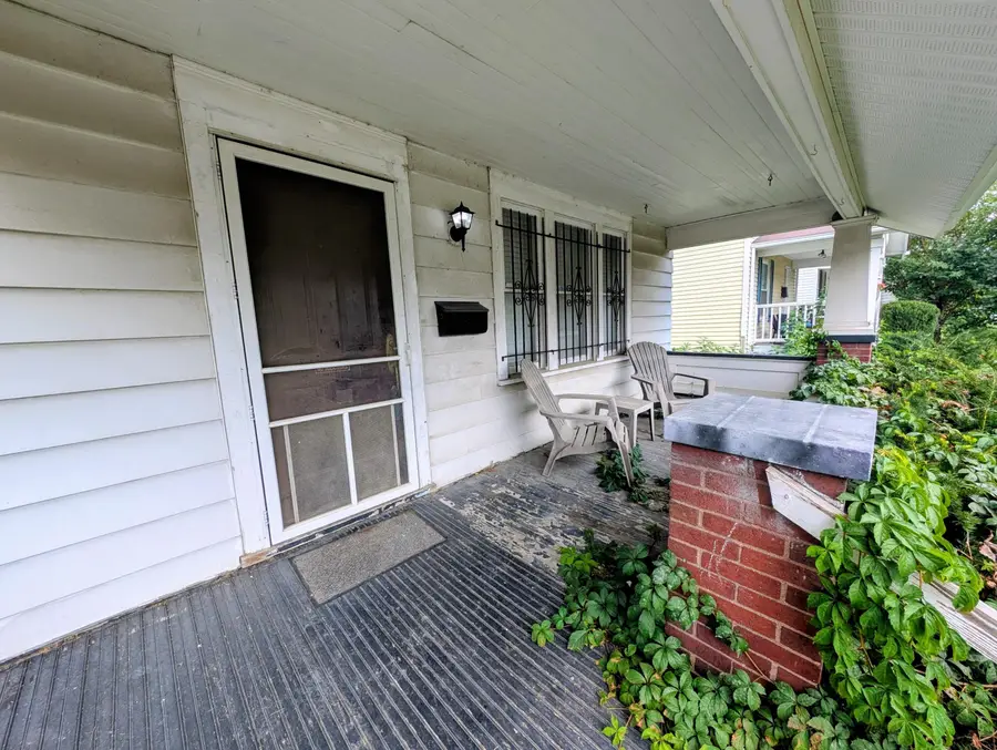 314 E Welch Avenue, Columbus, OH 43207 - #3