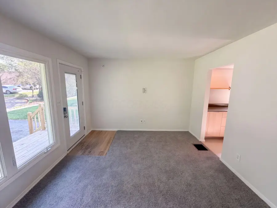 27 W Kenworth Road, Columbus, OH 43214 - #3