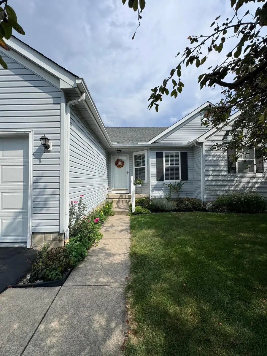 1610 Sapphire Drive, Grove City, OH 43123 - #2