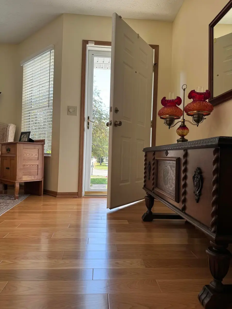 1610 Sapphire Drive, Grove City, OH 43123 - #3
