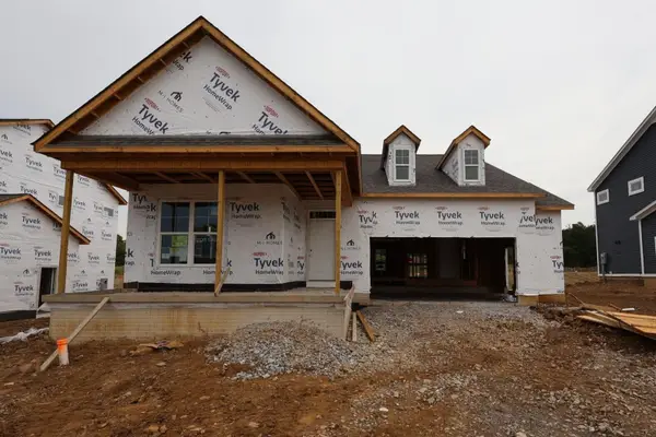 540 Creekside Loop S, Pataskala, OH 43062