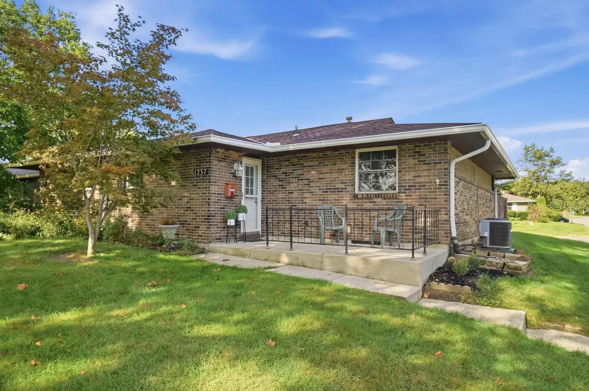 1237 Woodbrook Lane, Columbus, OH 43223 - #1