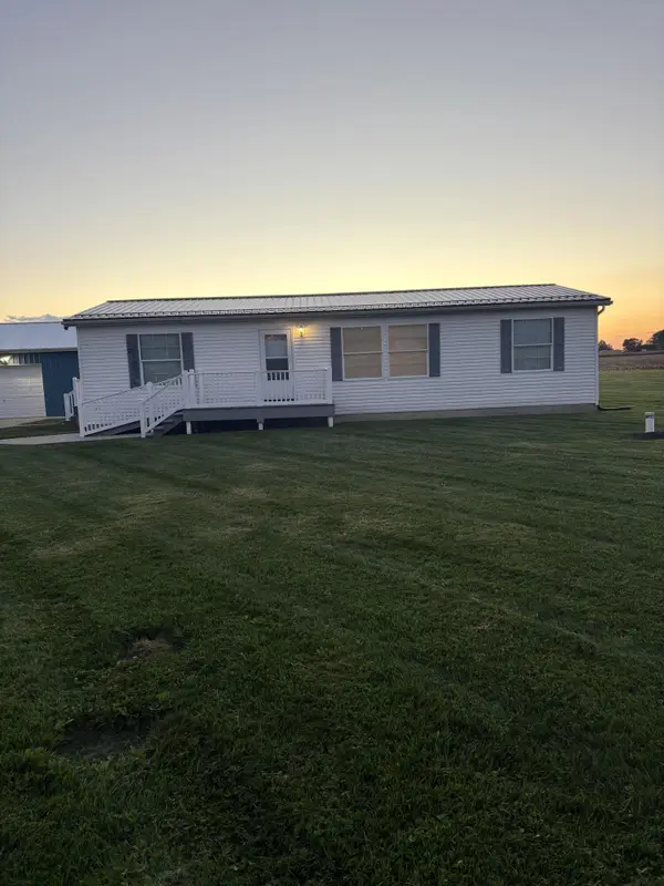 9015 Township Road 36 Nw, Somerset, OH 43783