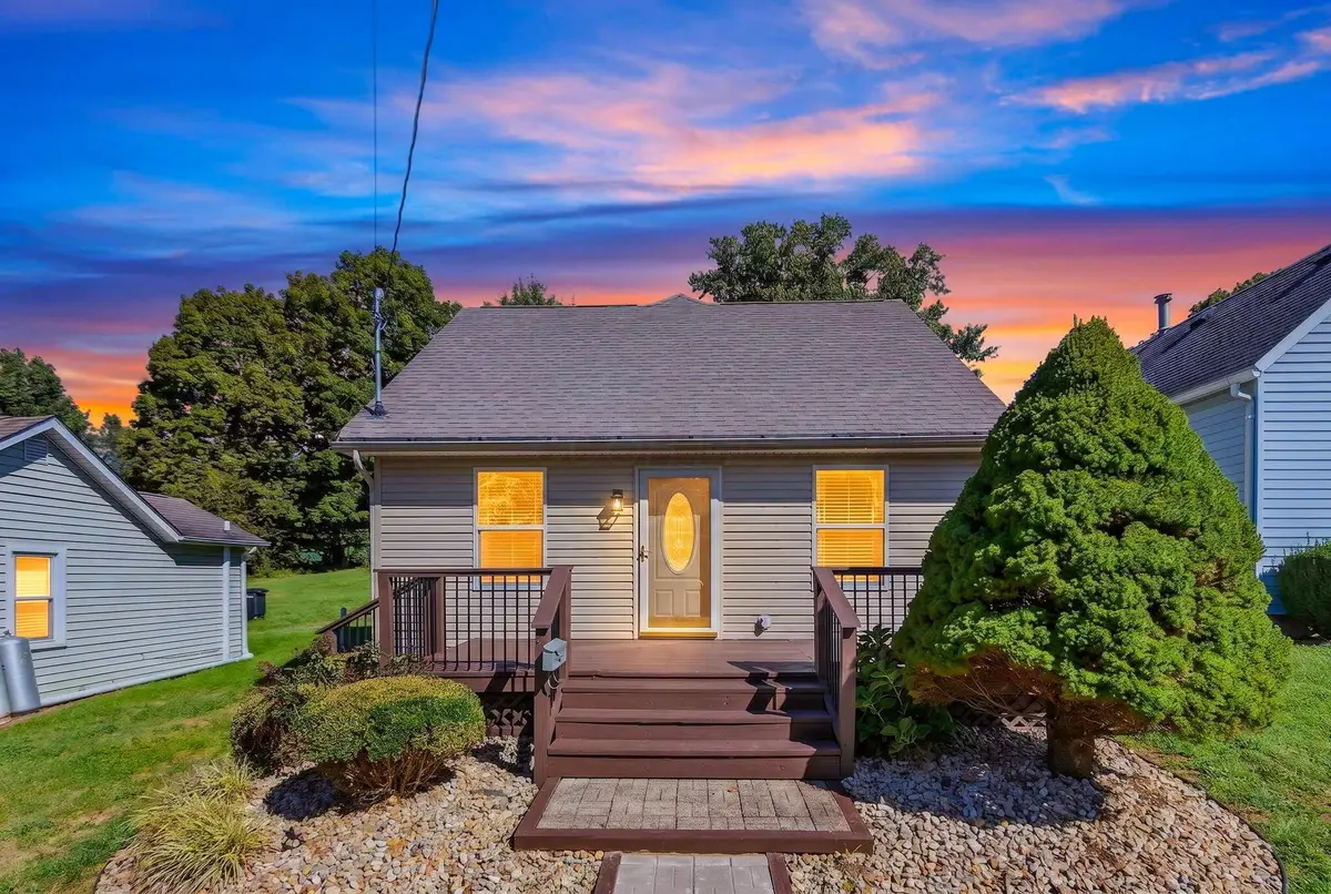 16 E Mitchell Street, Jackson, OH 45640 - #1