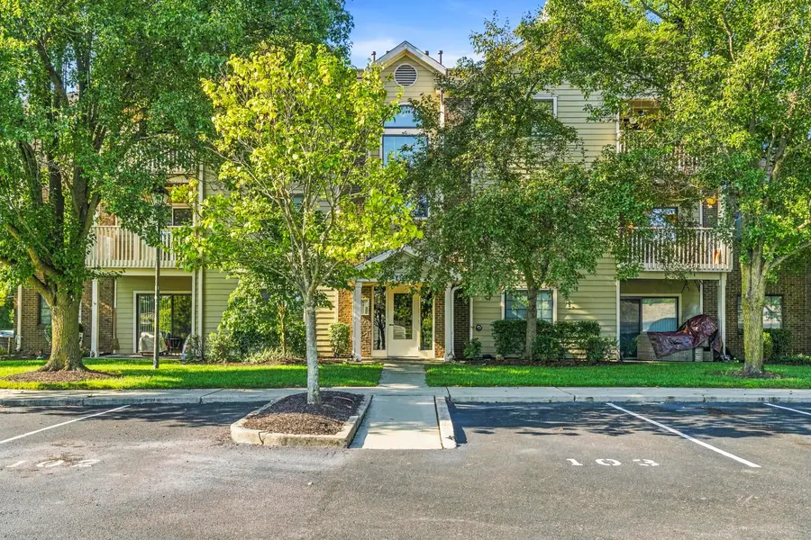 6823 Meadow Creek Drive, Columbus, OH 43235 - #2