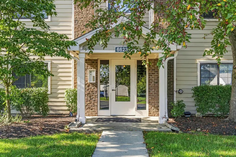6823 Meadow Creek Drive, Columbus, OH 43235 - #3