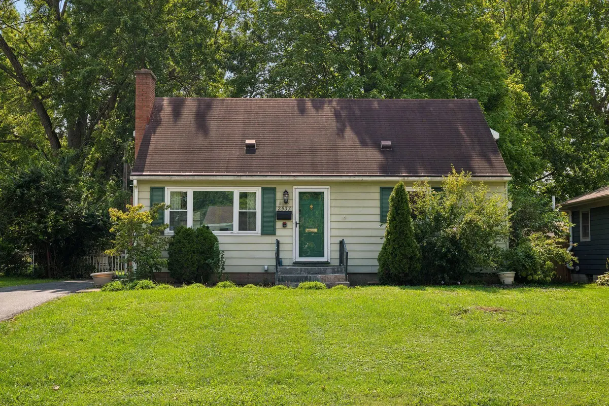 2537 Shrewsbury Road, Columbus, OH 43221 - #1