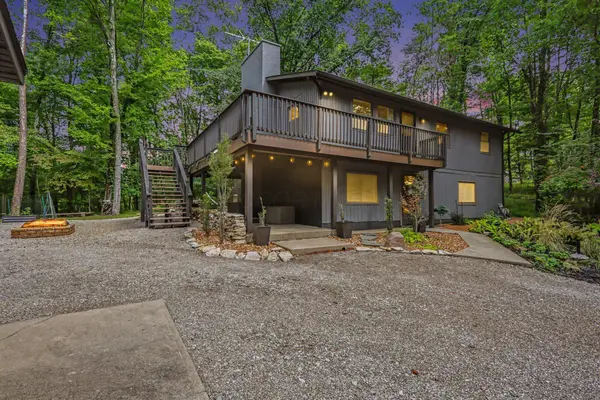 317 Winnebago Lane, Sugar Grove, OH 43155