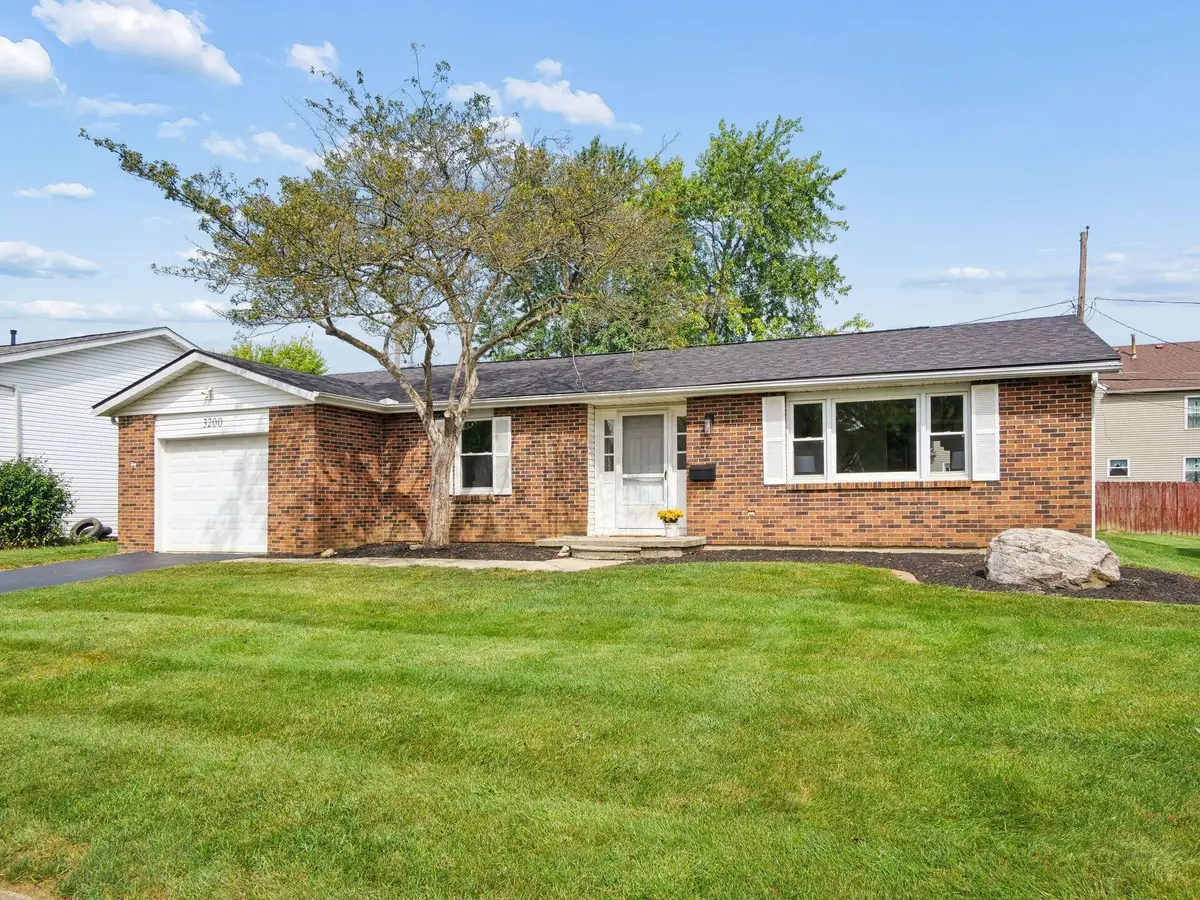3200 Kingswood Drive, Grove City, OH 43123 - #1