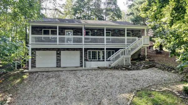 668 Floral Valley Drive E, Howard, OH 43028