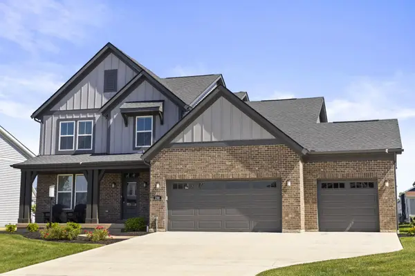 230 Pickerington Ponds Drive, Pickerington, OH 43147