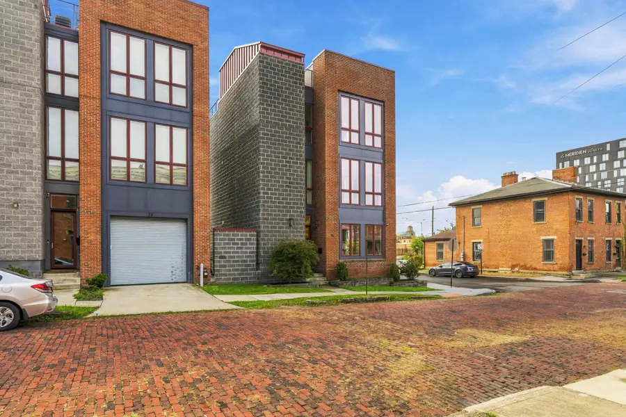 75 E Russell Street, Columbus, OH 43215 - #3
