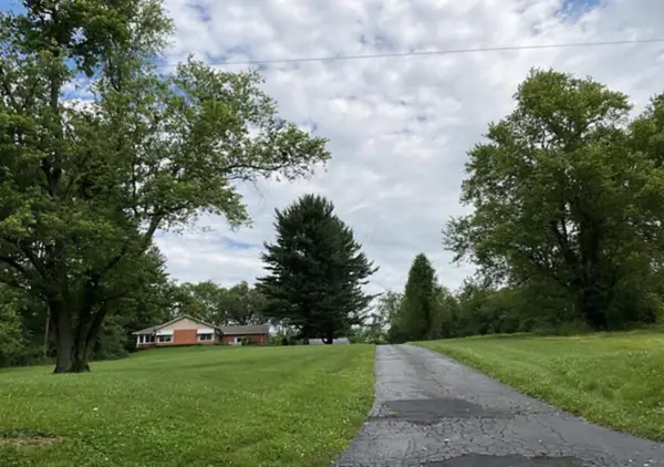 1947 Hallie Lane, Granville, OH 43023