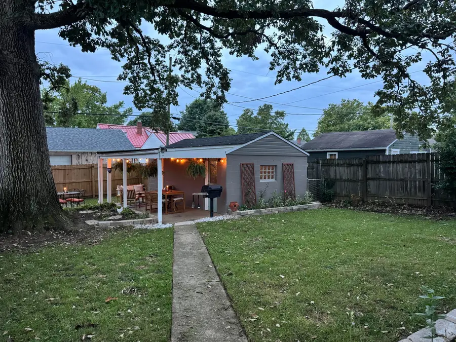 639 E Jeffrey Place, Columbus, OH 43214 - #2