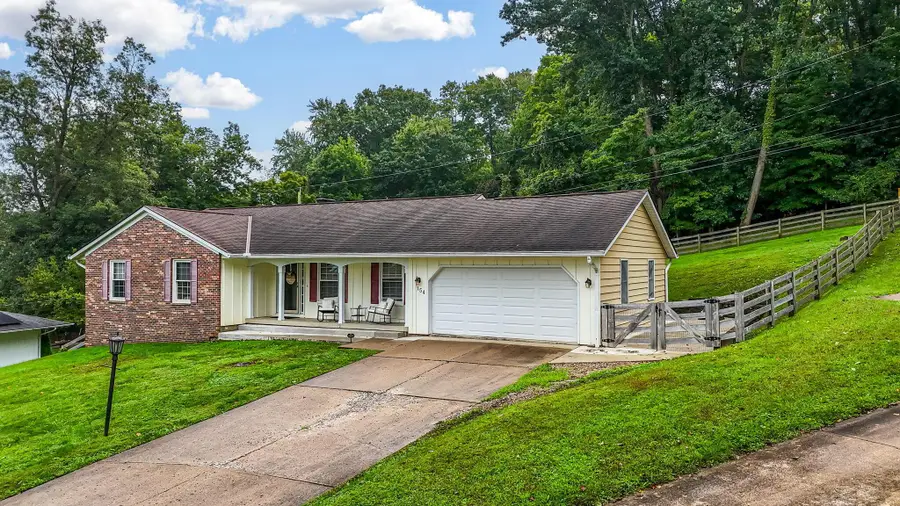 154 Alameda Court, Lancaster, OH 43130 - #3