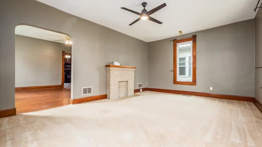 312 E 6th Avenue, Lancaster, OH 43130 - #3