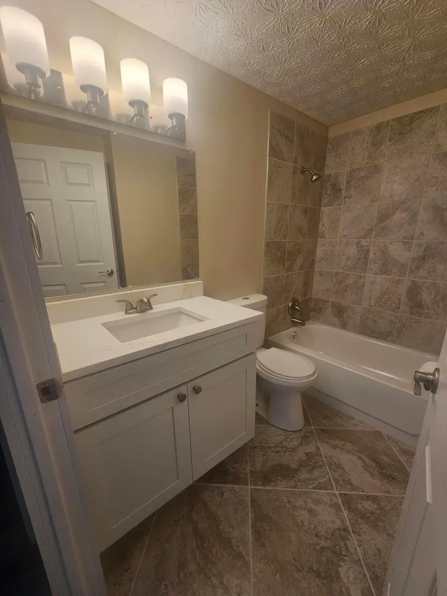 1726 Sunapple Way, Columbus, OH 43232 - #3