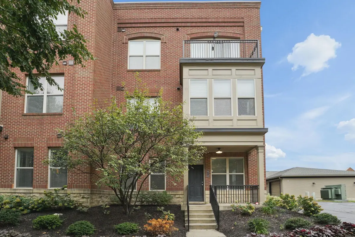 972 Perry Street, Columbus, OH 43215 - #1
