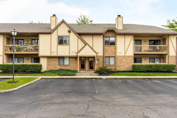 2221 Hedgerow Road, Columbus, OH 43220