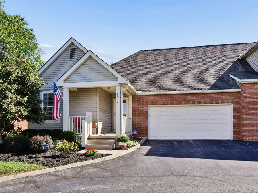 6972 Greensview Village Drive, Canal Winchester, OH 43110 - #2
