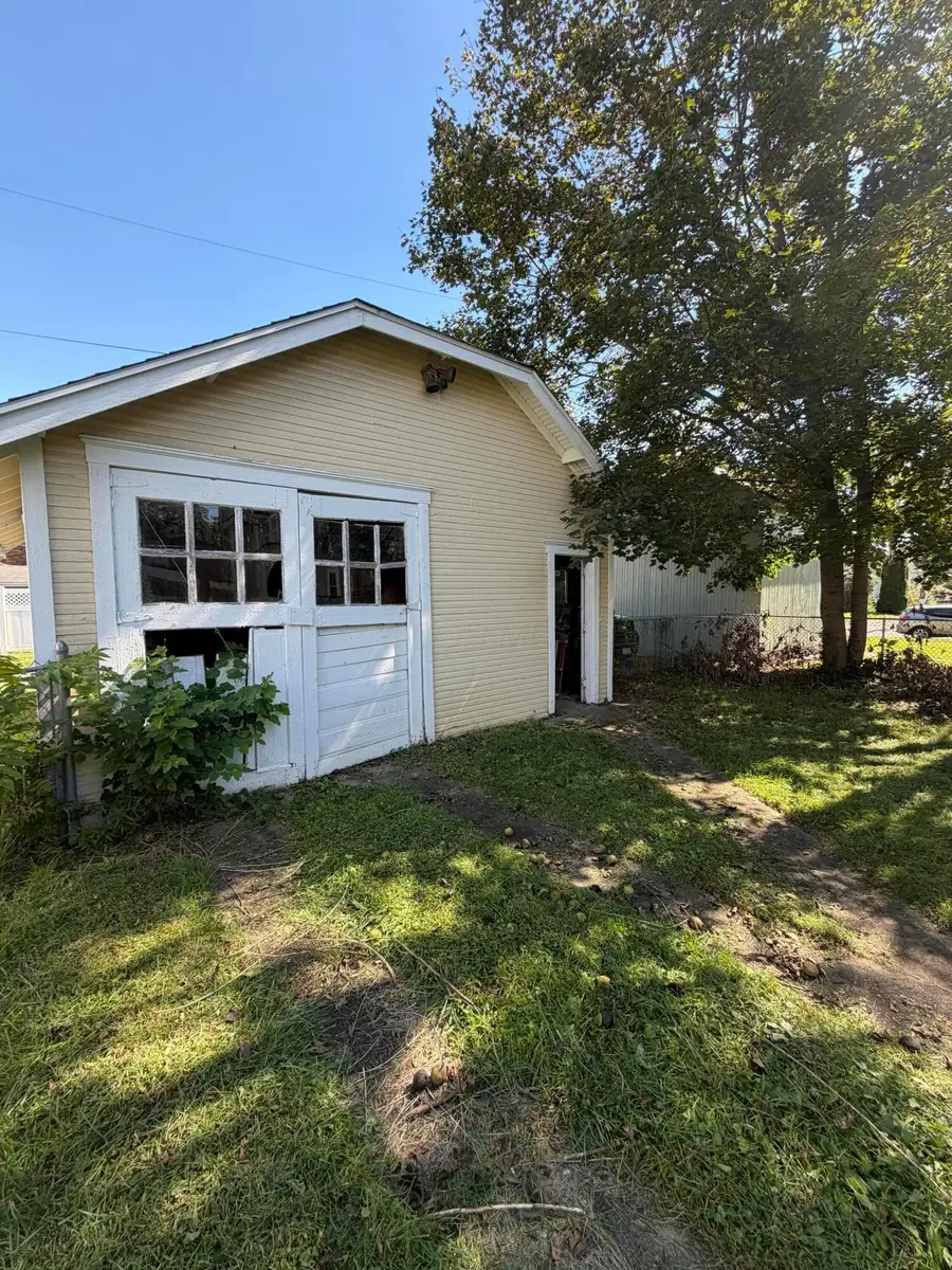 802 N High Street, Lancaster, OH 43130 - #3