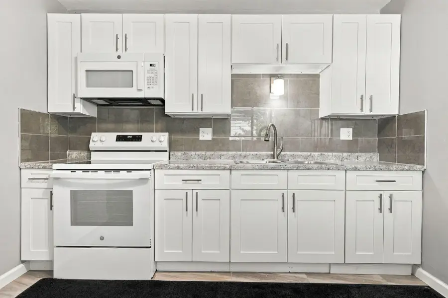 3049 Durham Drive, Columbus, OH 43207 - #2