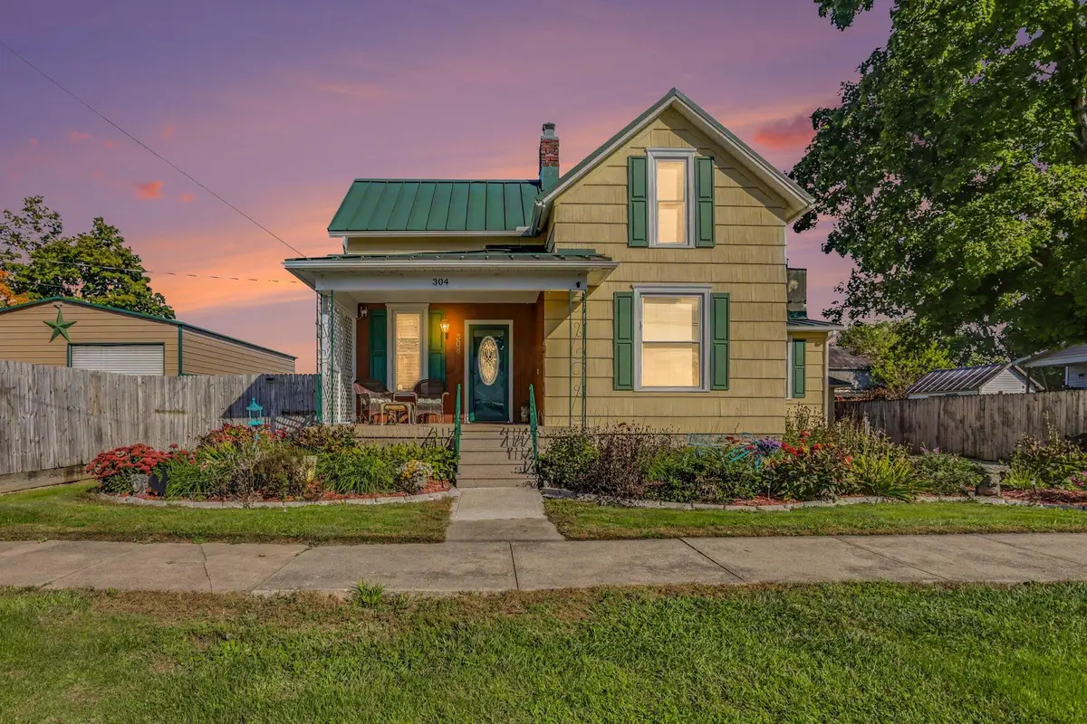 304 Lincoln Avenue, Pleasantville, OH 43148 - #1
