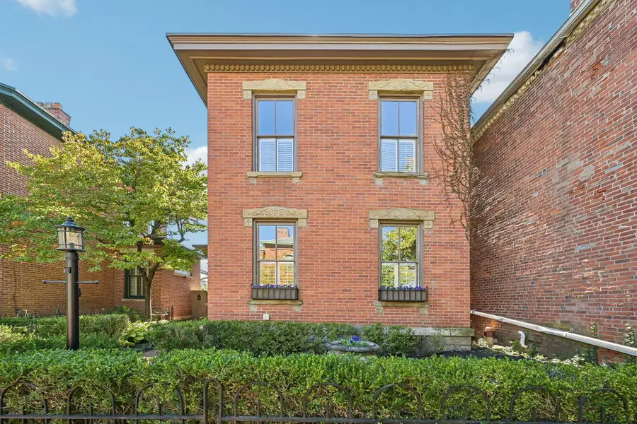 37 Stewart Avenue, Columbus, OH 43206 - #2