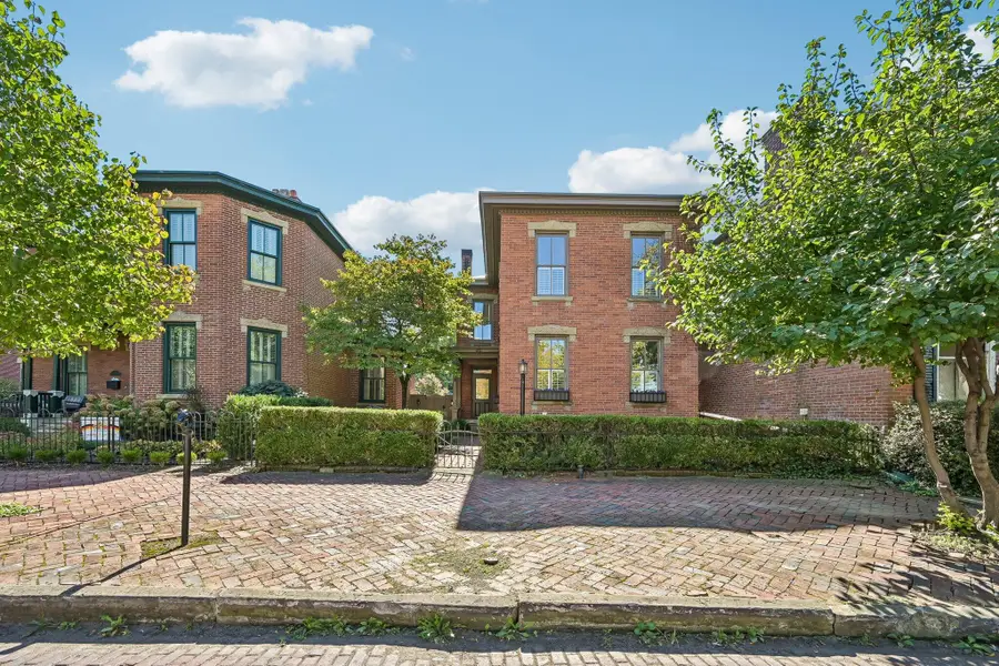 37 Stewart Avenue, Columbus, OH 43206 - #3