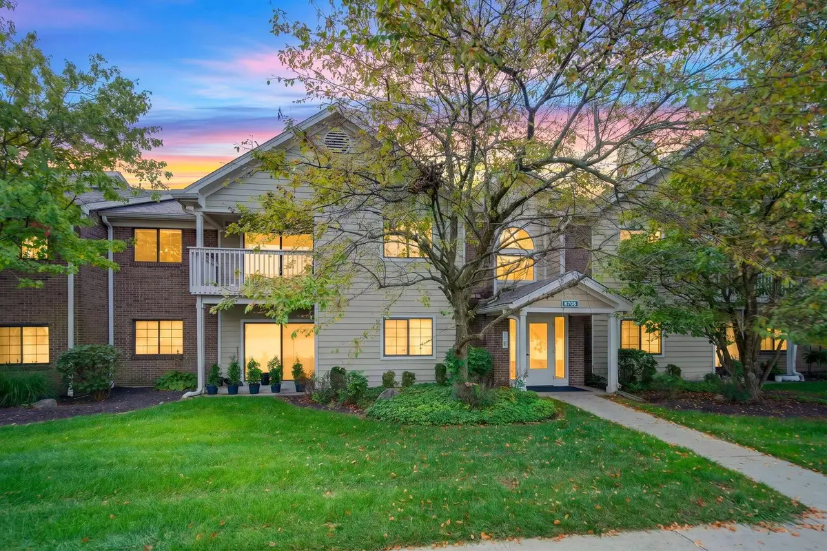 6705 Meadow Creek Dr, Columbus, OH 43235 - #1