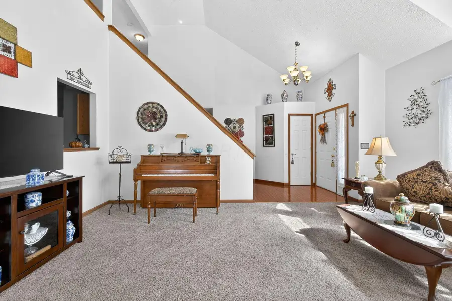 6324 Rossmore Lane, Canal Winchester, OH 43110 - #3