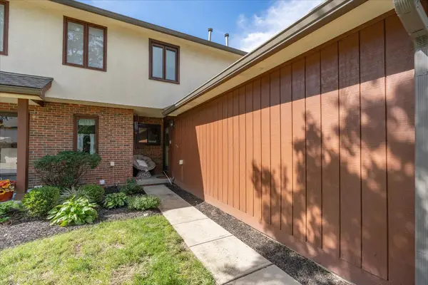 3153 Parkview Circle, Grove City, OH 43123