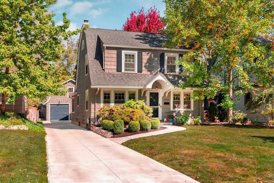 2424 Plymouth Avenue, Columbus, OH 43209 - #2
