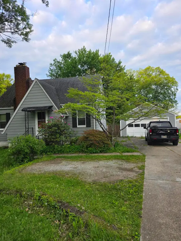 1944 W Turkeyfoot Lake Road, Barberton, OH 44203