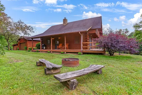 35 White Road, Nelsonville, OH 45764