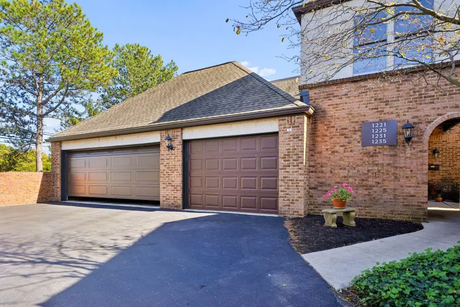 1221 Fountaine Drive, Columbus, OH 43221 - #2