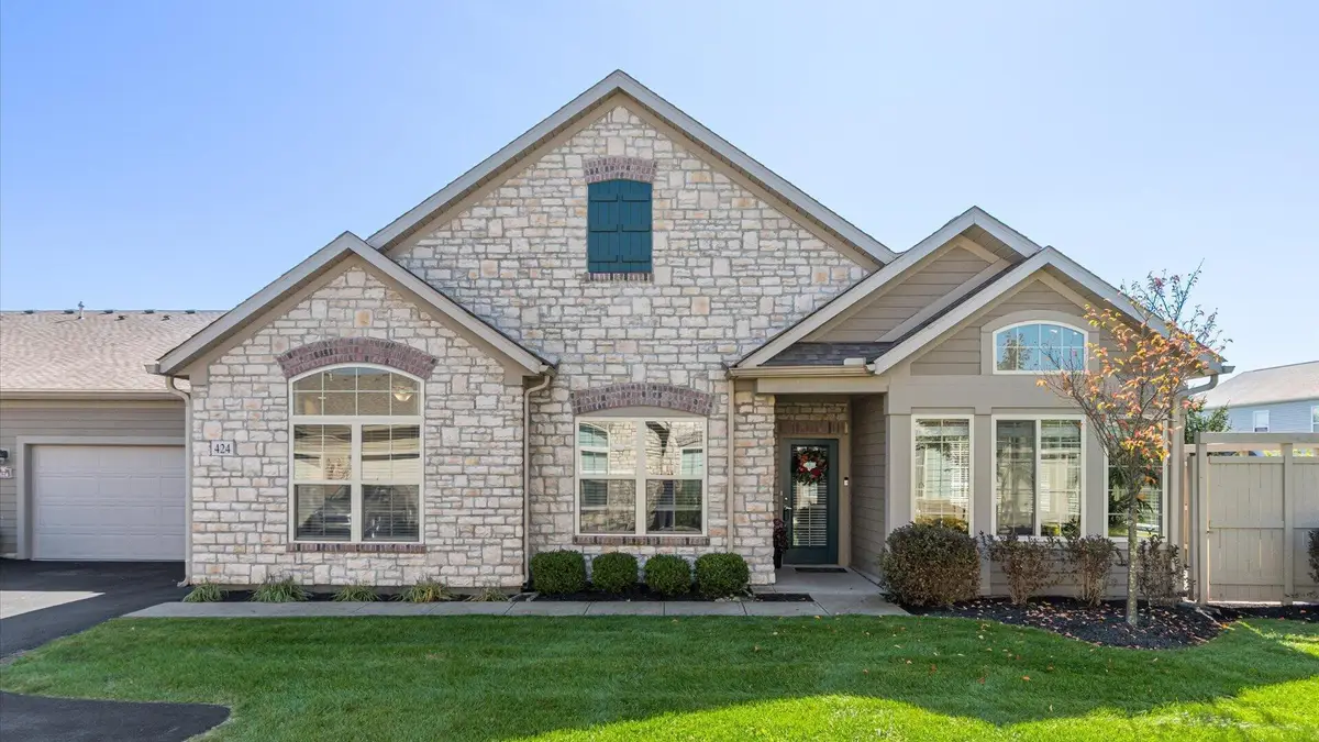 424 Stoneshire Loop, Pataskala, OH 43062 - #1