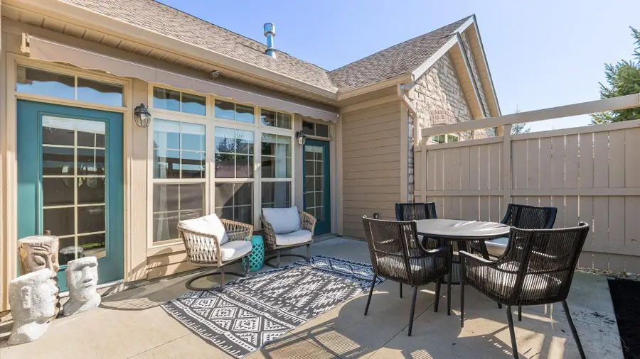 424 Stoneshire Loop, Pataskala, OH 43062 - #2