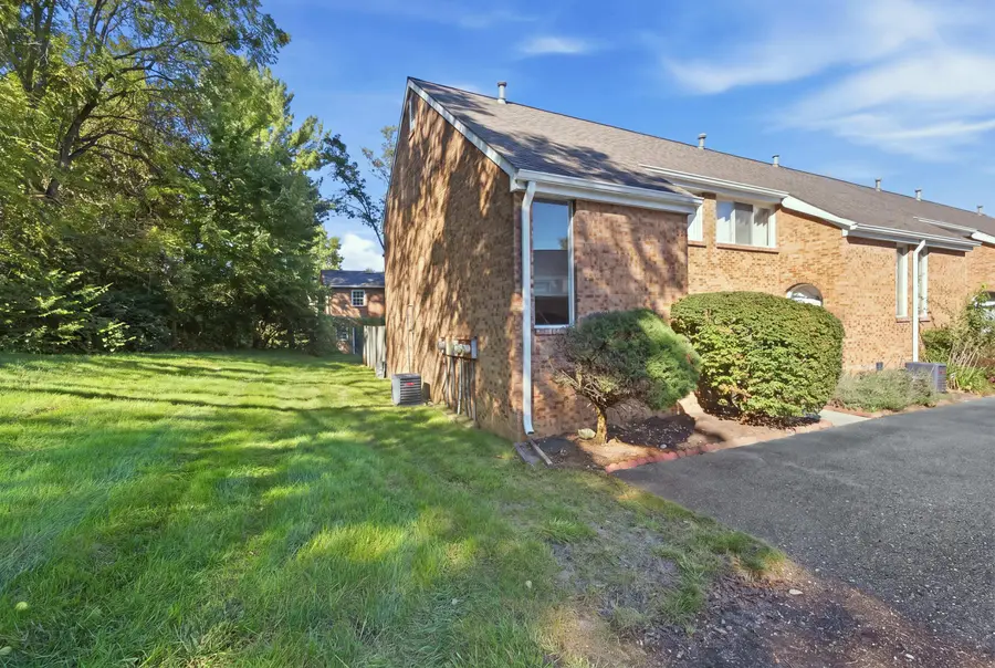 107 W Ticonderoga Drive, Westerville, OH 43081 - #2